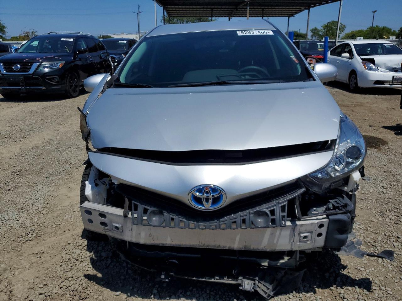 2017 Toyota Prius V Three - Image 5