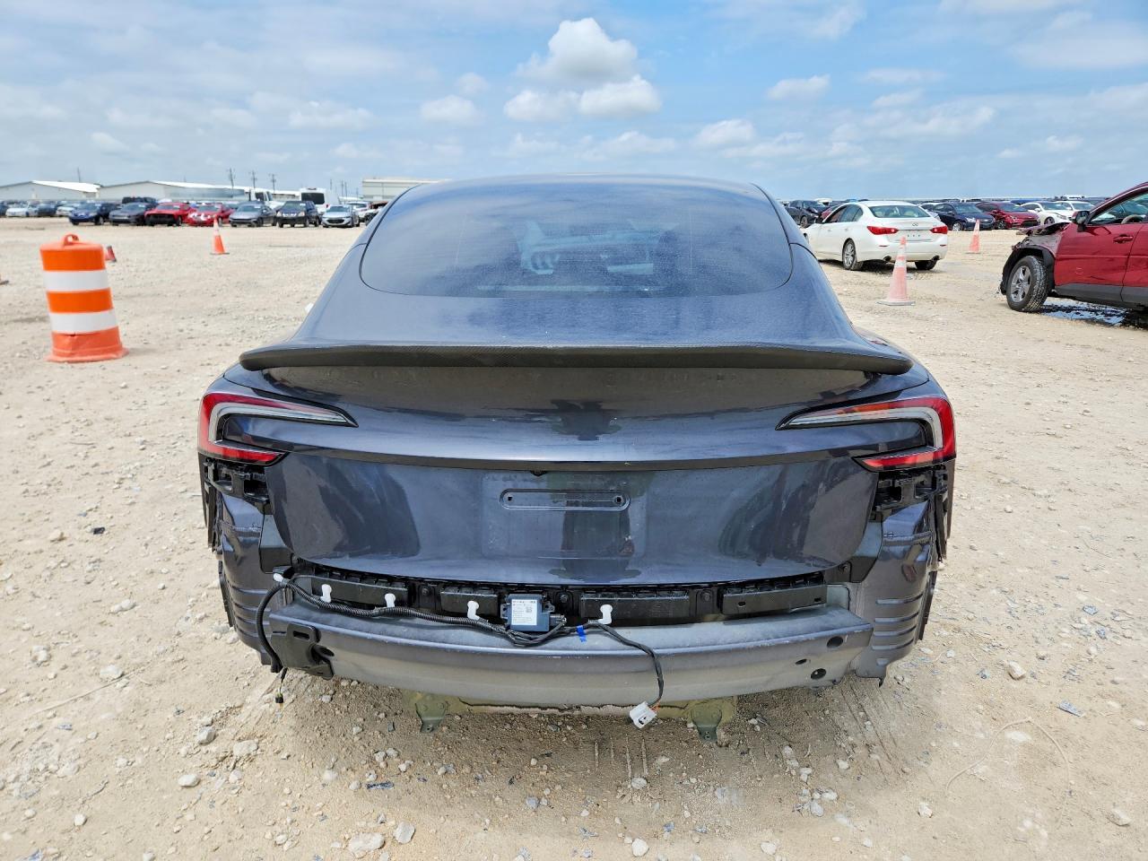 2024 Tesla Model 3 - Фото 6