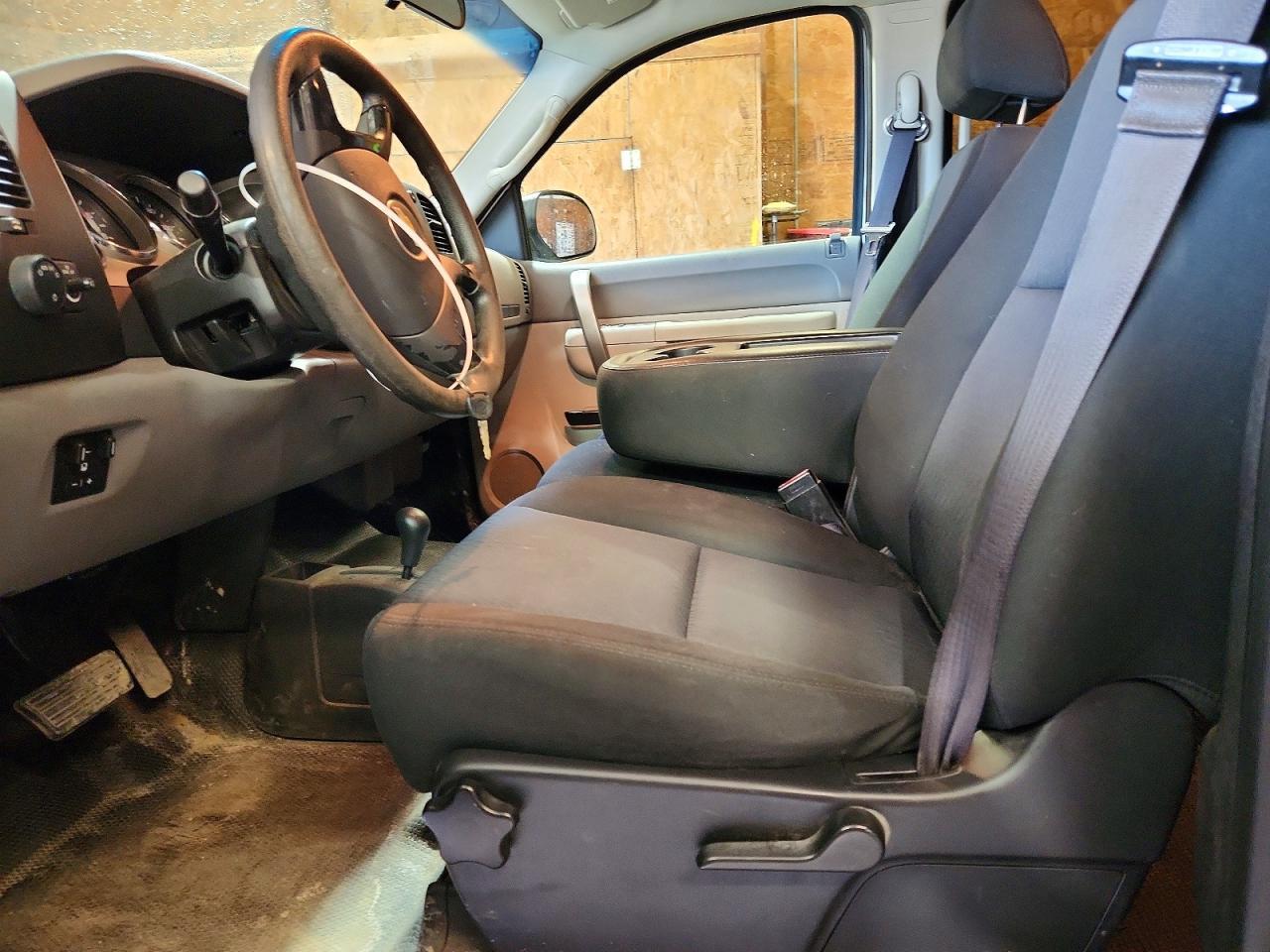 2013 Chevrolet Silverado K2500 Heavy Duty - Фото 7