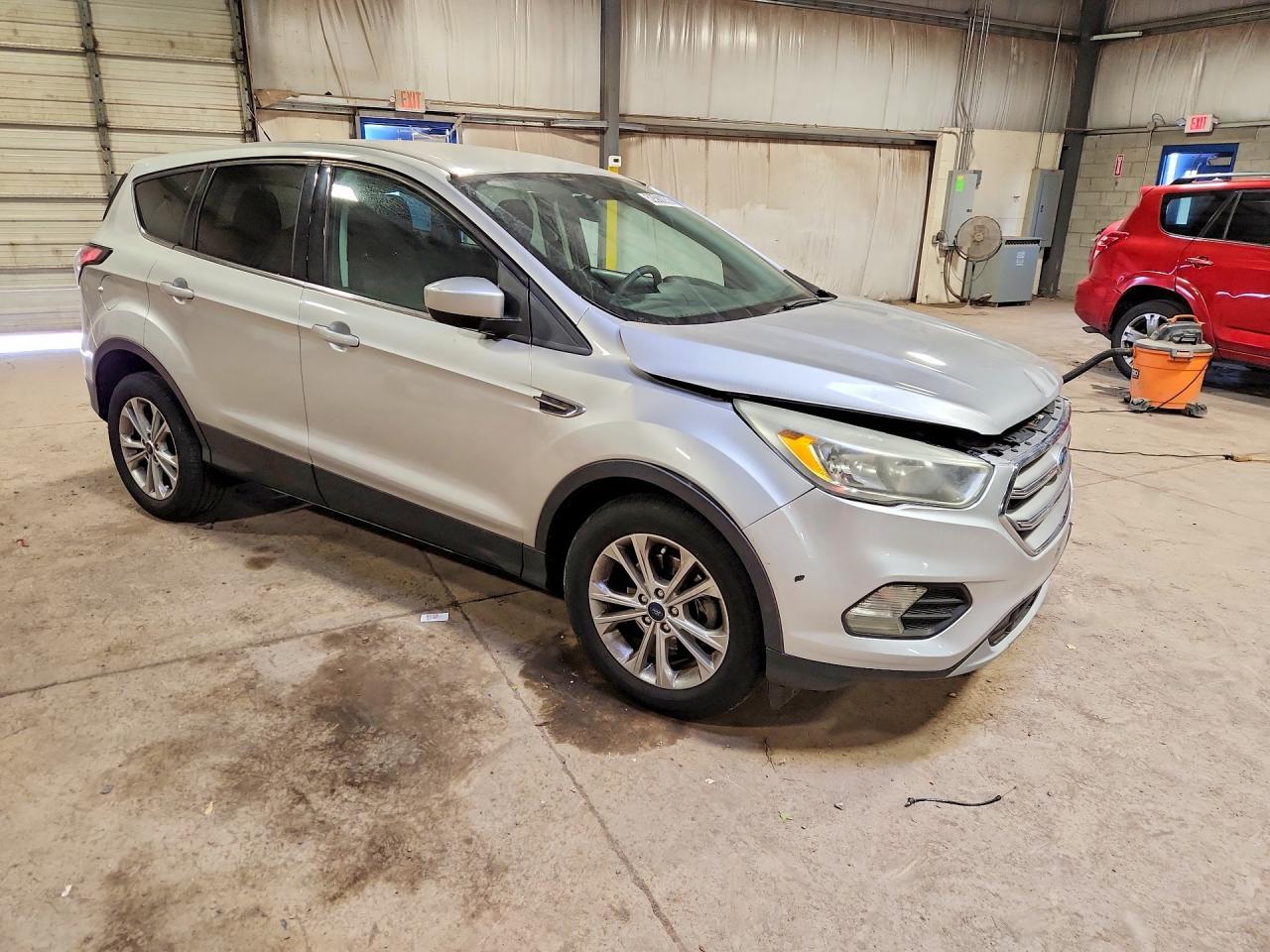 2017 Ford Escape Se - Фото 4