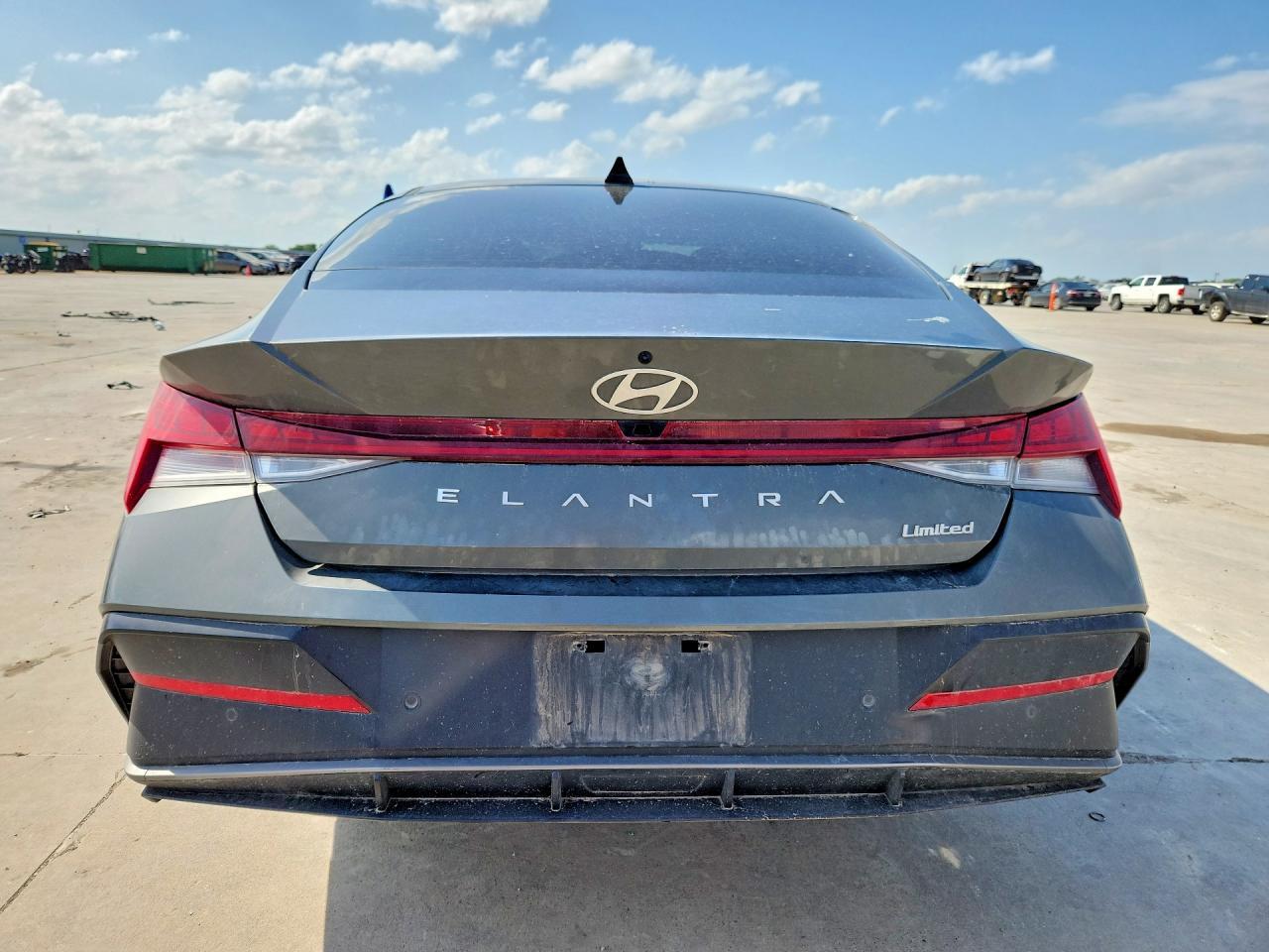 2024 Hyundai Elantra Limited - Image 6