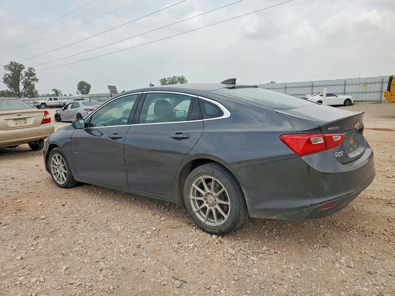 2018 Chevrolet Malibu Ls - Фото 2
