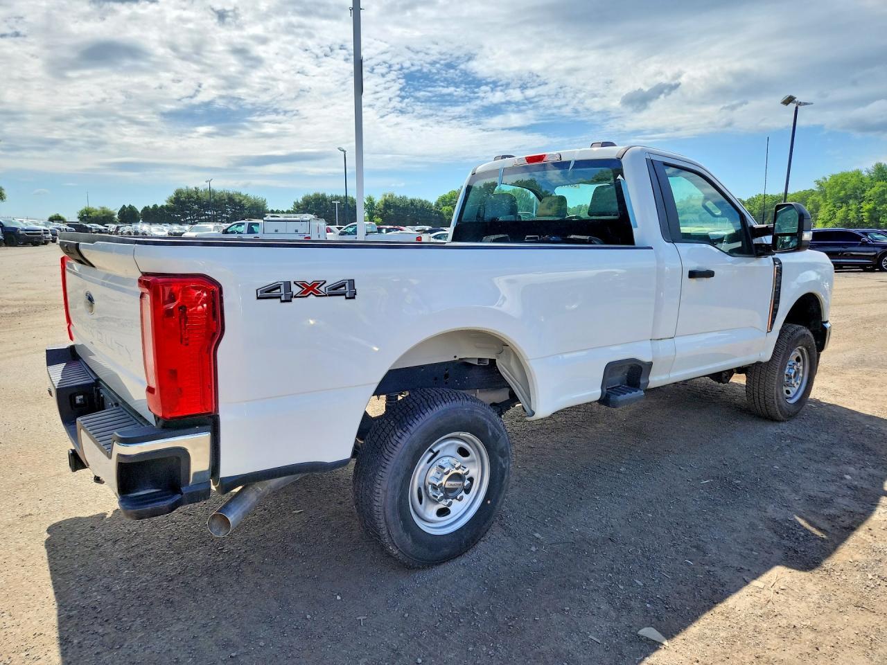 2023 Ford F250 Super Duty - Фото 3