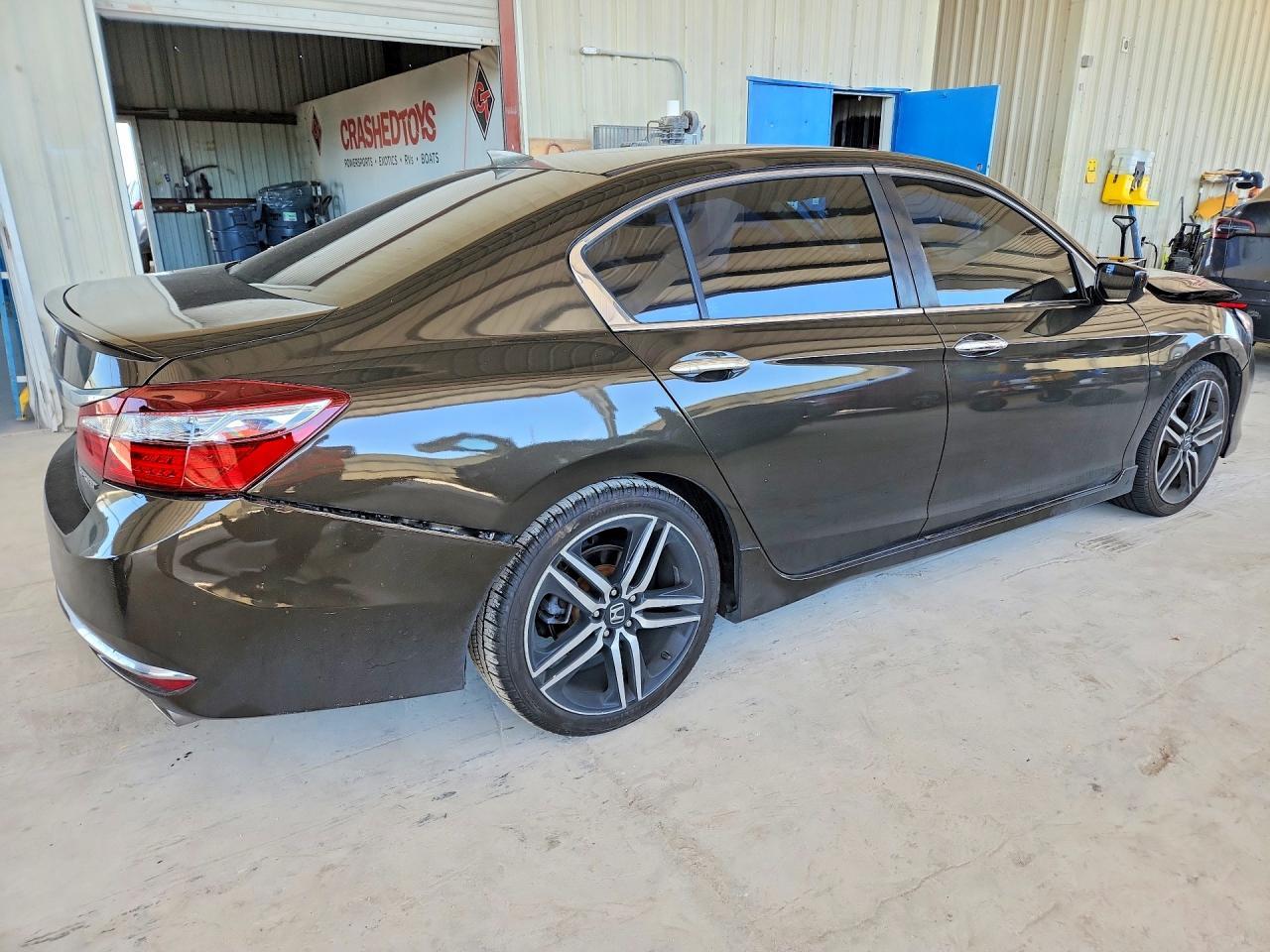 2017 Honda Accord Sport - Image 3