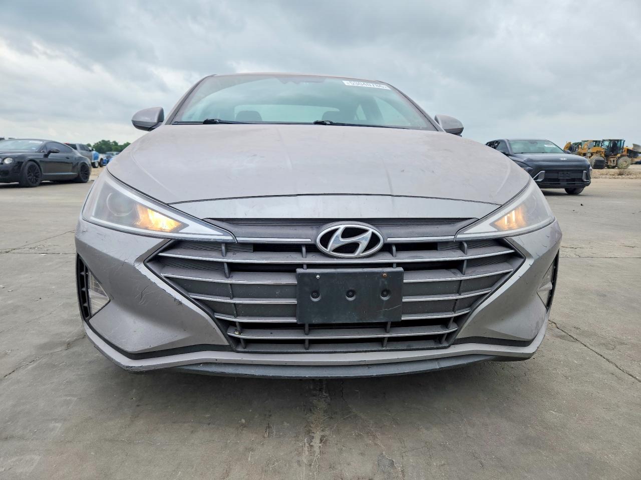 2020 Hyundai Elantra Sel - Фото 5