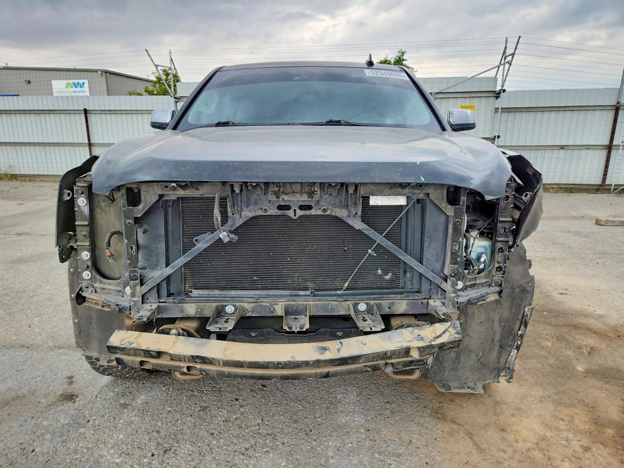 2018 GMC Yukon Slt - Image 5