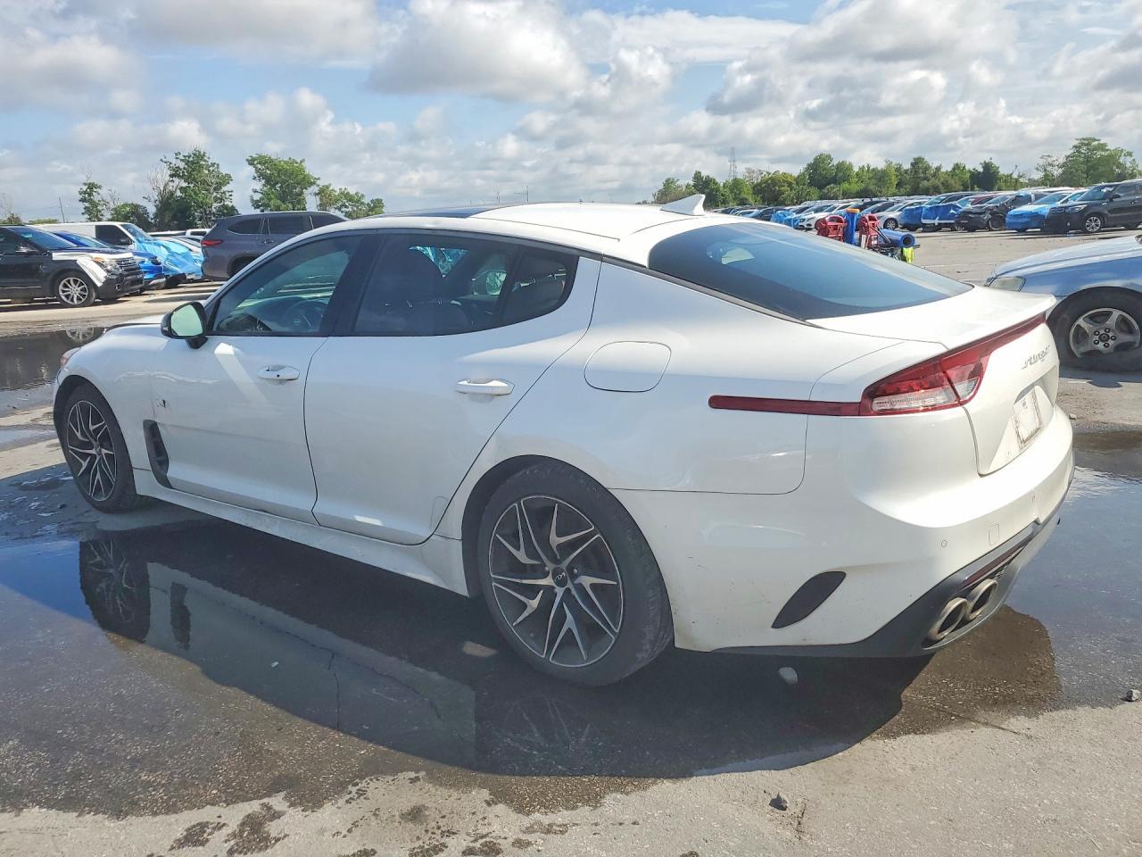 2023 Kia Stinger Gt Line - Image 2