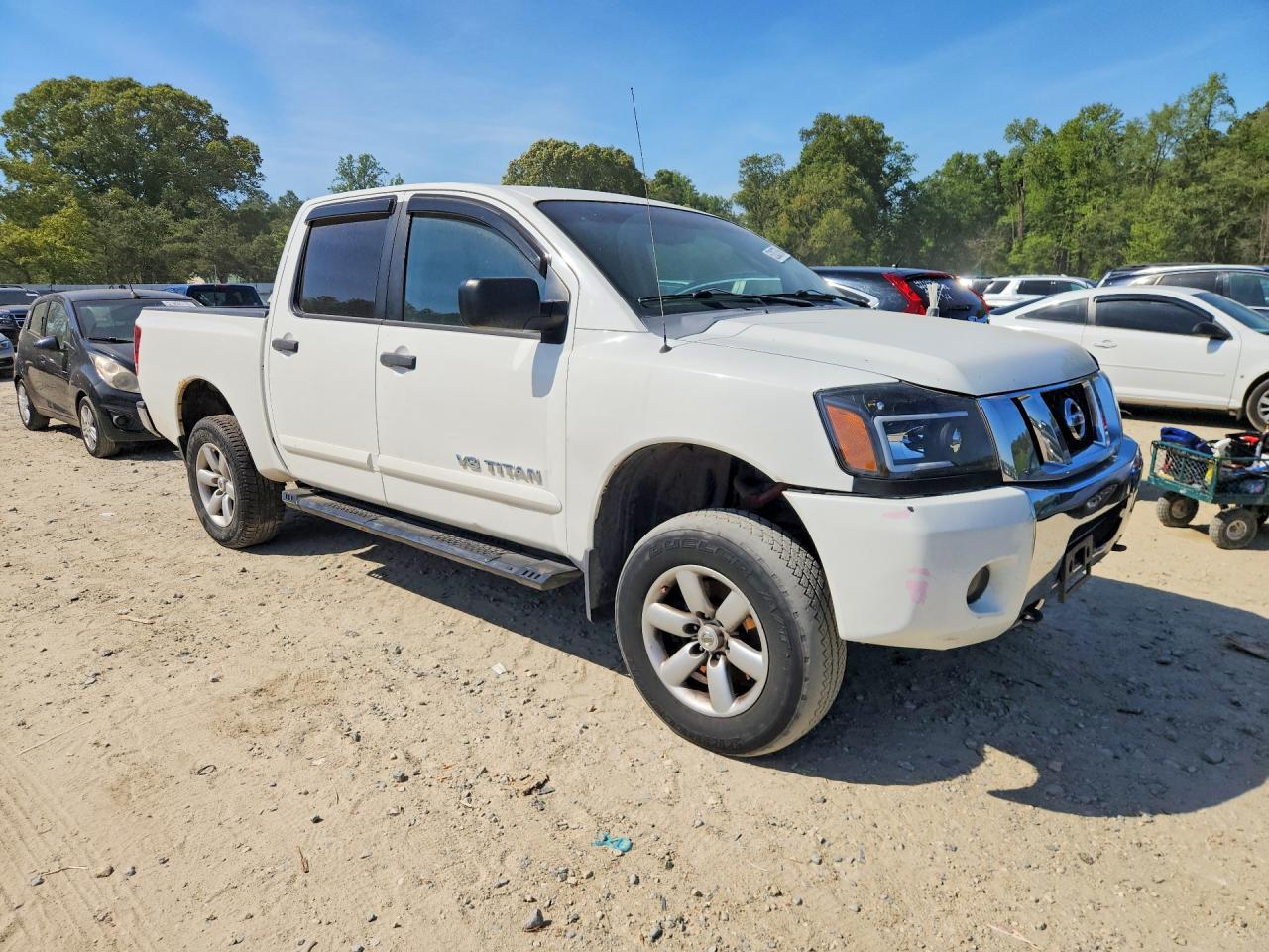2011 Nissan Titan Sv - Фото 4