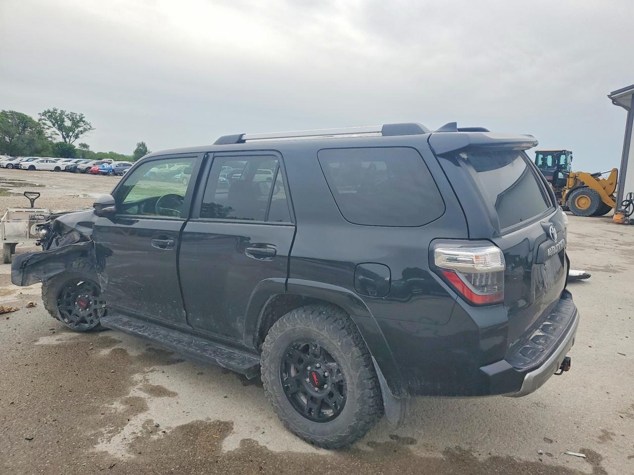 2016 Toyota 4Runner Trail Premium - Image 2