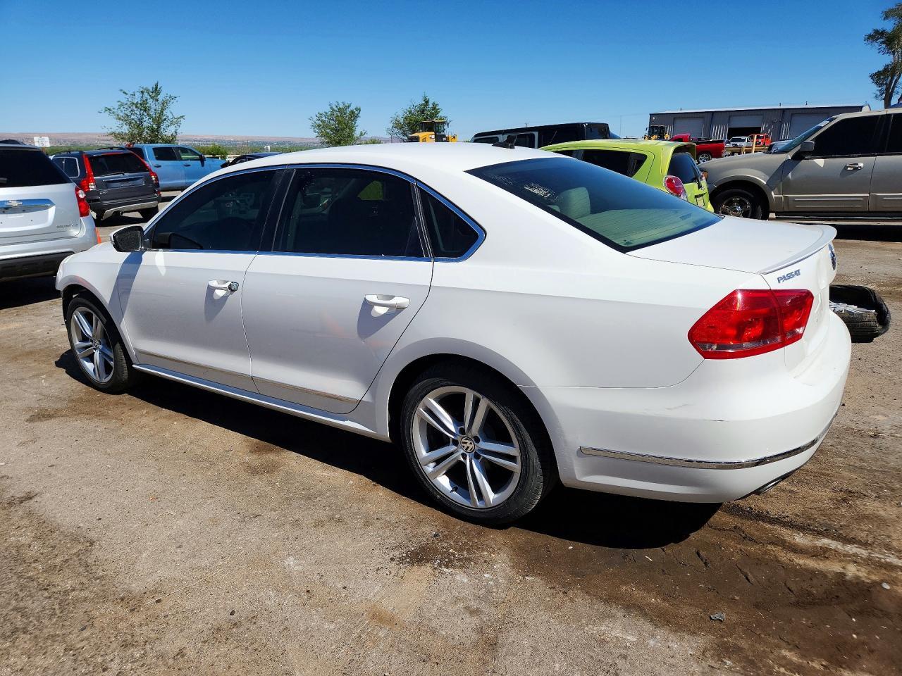 2015 Volkswagen Passat Sel - Фото 2
