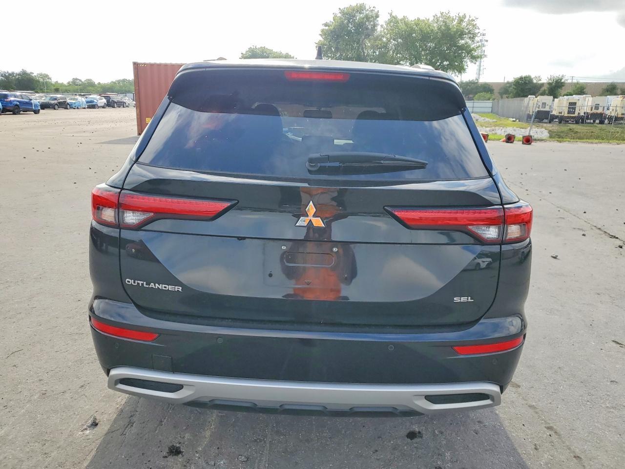 2024 Mitsubishi Outlander Sel - Image 6