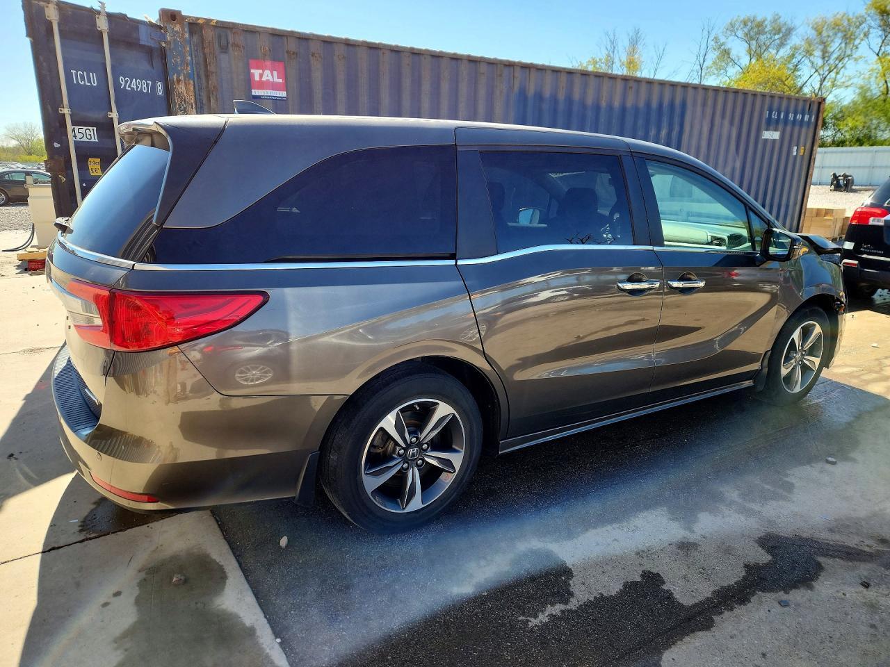2020 Honda Odyssey Touring - Фото 3