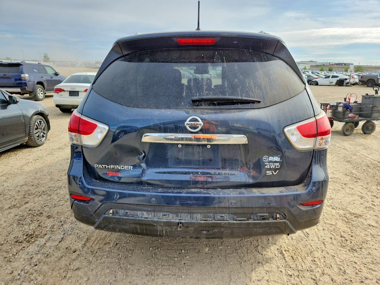 2015 Nissan Pathfinder S - Image 6