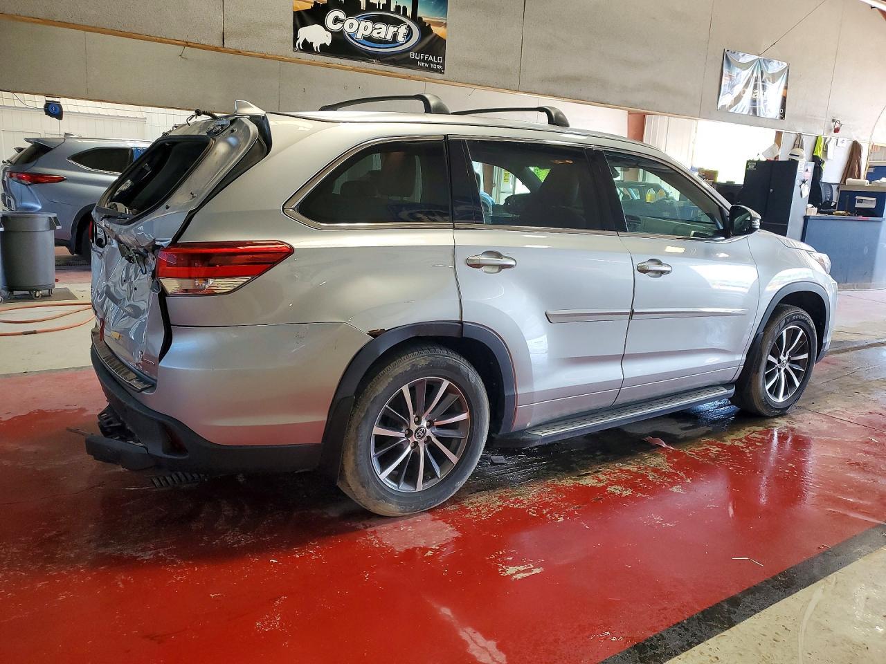 2018 Toyota Highlander Xle - Фото 3