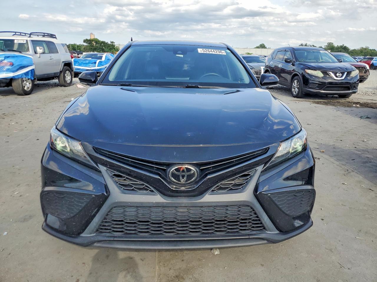 2022 Toyota Camry Se - Фото 5
