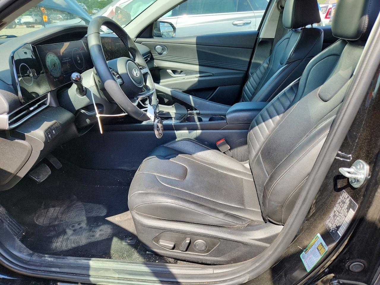 2024 Hyundai Elantra Limited - Image 7
