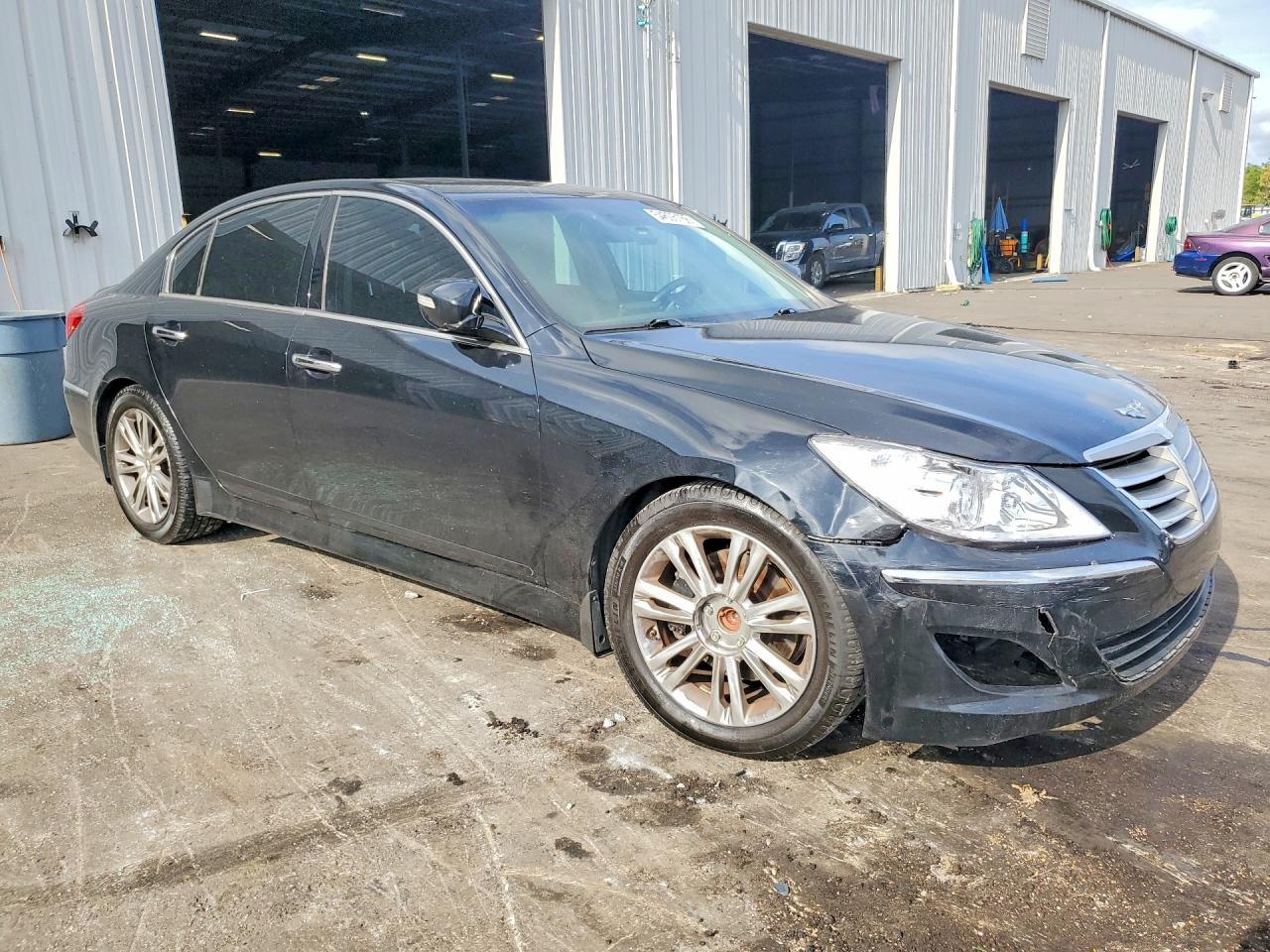 2014 Hyundai Genesis 3.8L - Фото 4