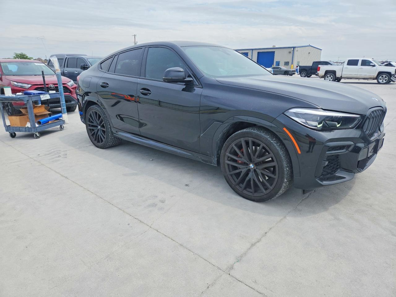 2023 BMW X6 xDrive40I - Image 4