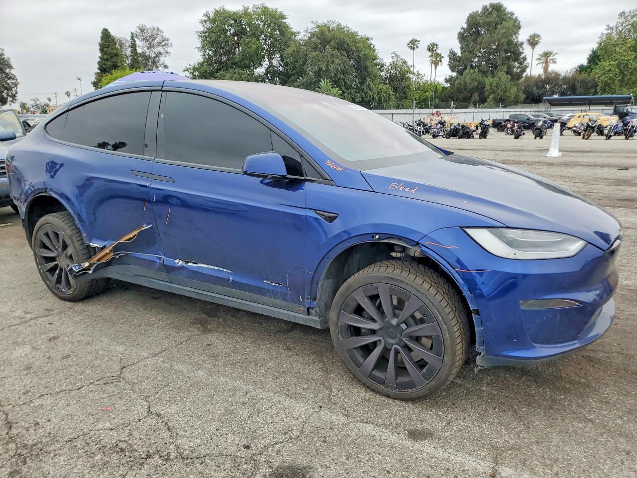 2022 Tesla Model X - Фото 4