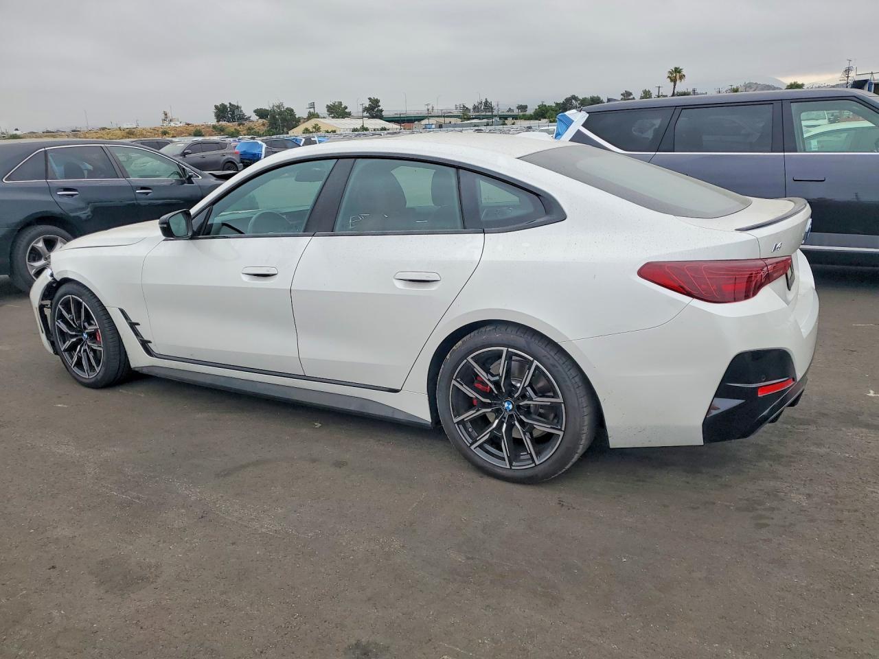 2025 BMW I4 Edrive 40 - Image 2