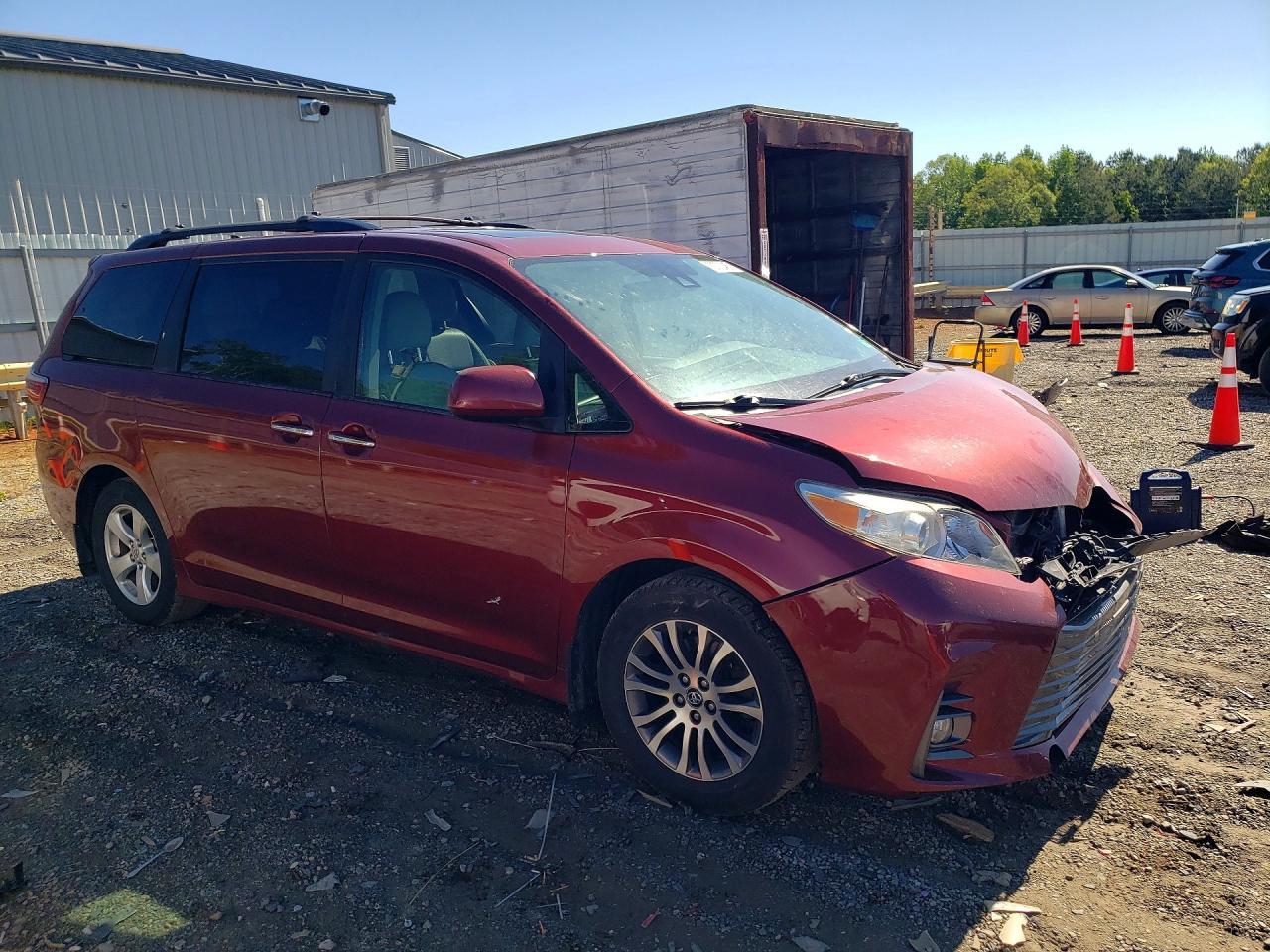 2019 Toyota Sienna Xle 8-Passenger - Фото 4