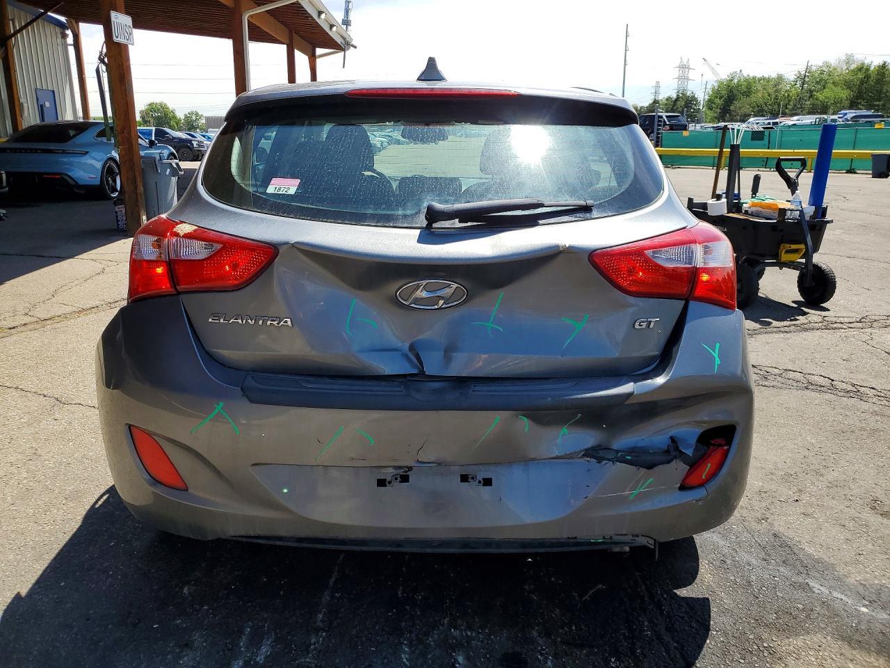 2016 Hyundai Elantra Gt Base - Фото 6
