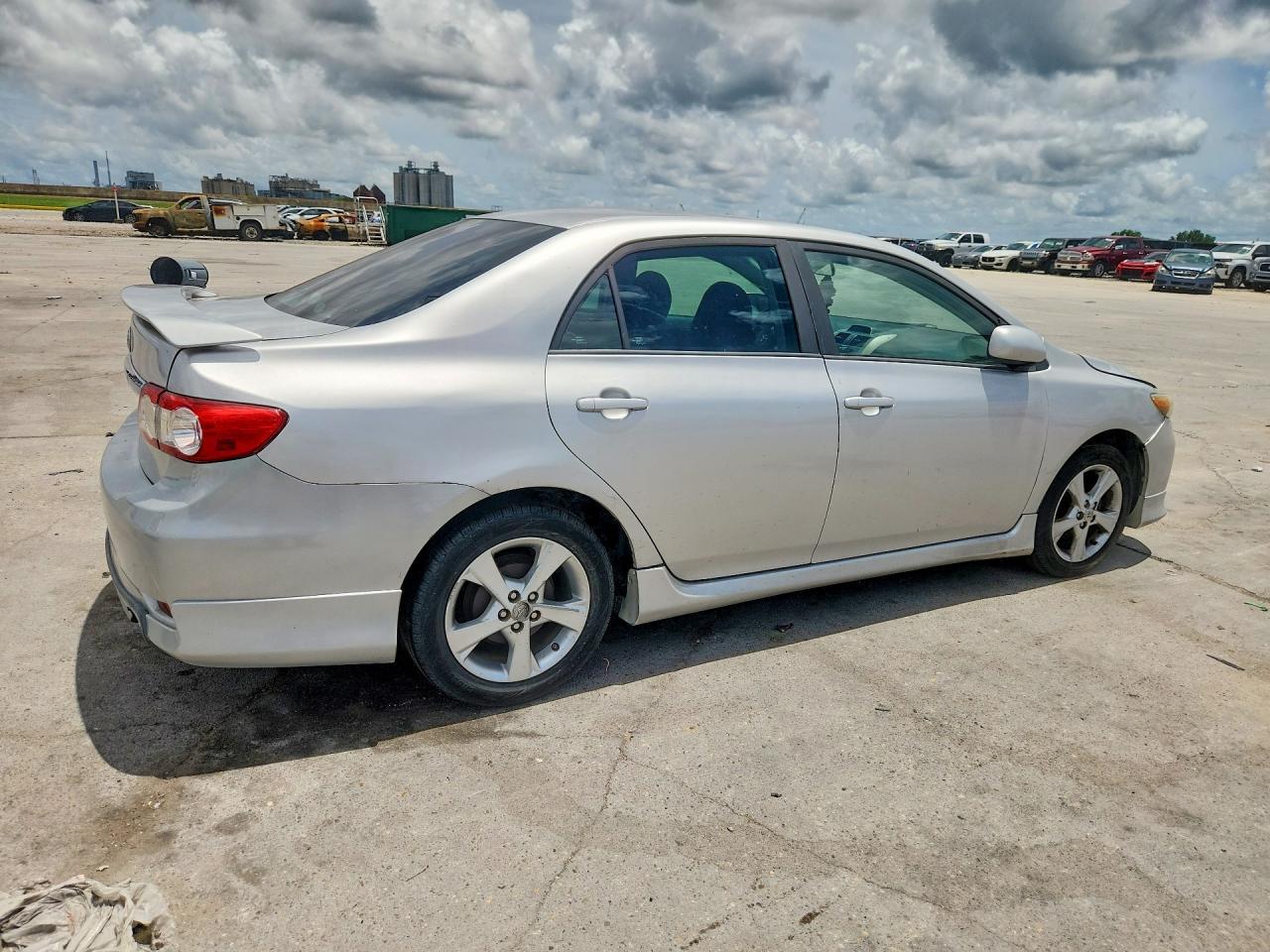 2013 Toyota Corolla S - Фото 3