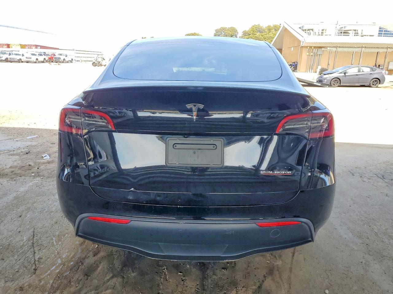 2024 Tesla Model Y - Фото 6