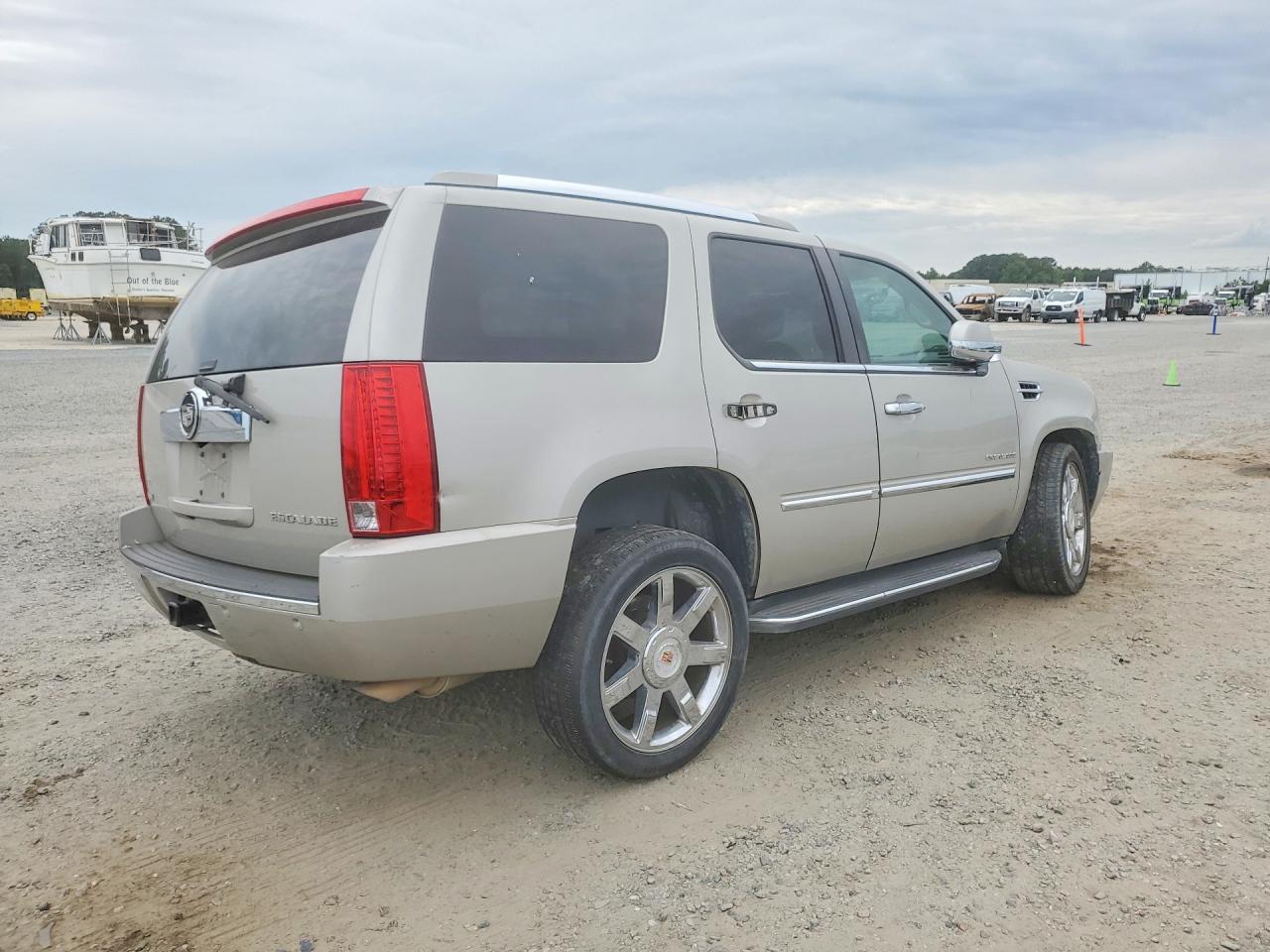 2009 Cadillac Escalade Luxury - Фото 3