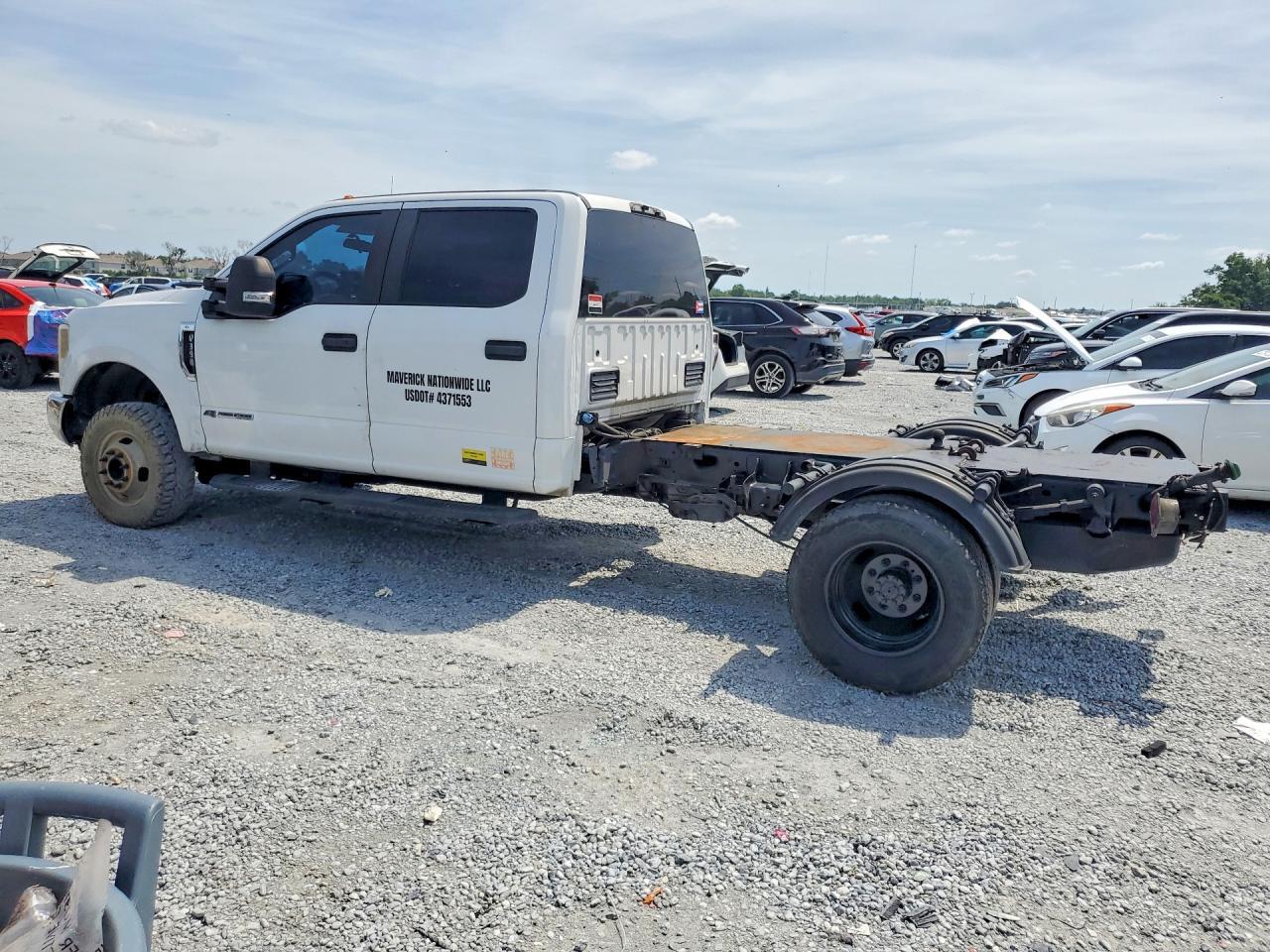 2019 Ford F350 Super Duty - Фото 2