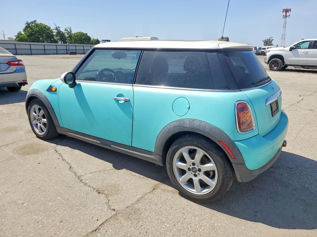 2009 Mini Cooper - Image 2