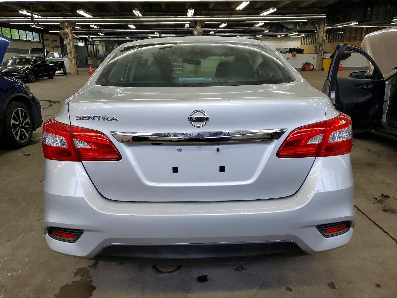2019 Nissan Sentra S - Image 6