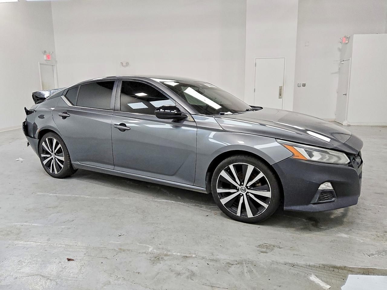 2020 Nissan Altima Sr - Фото 4