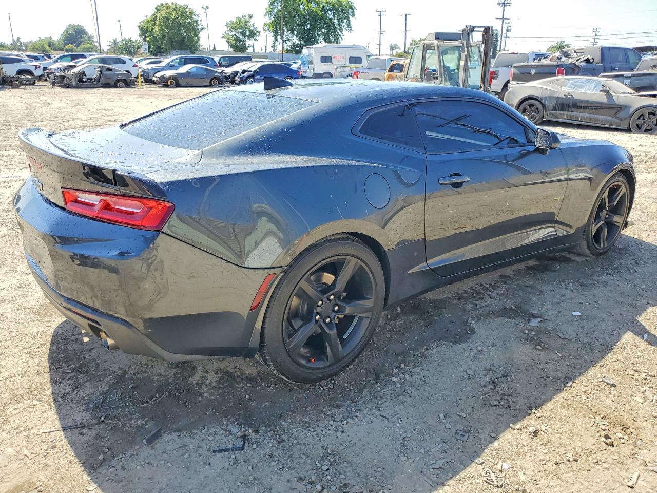 2018 Chevrolet Camaro - Фото 3