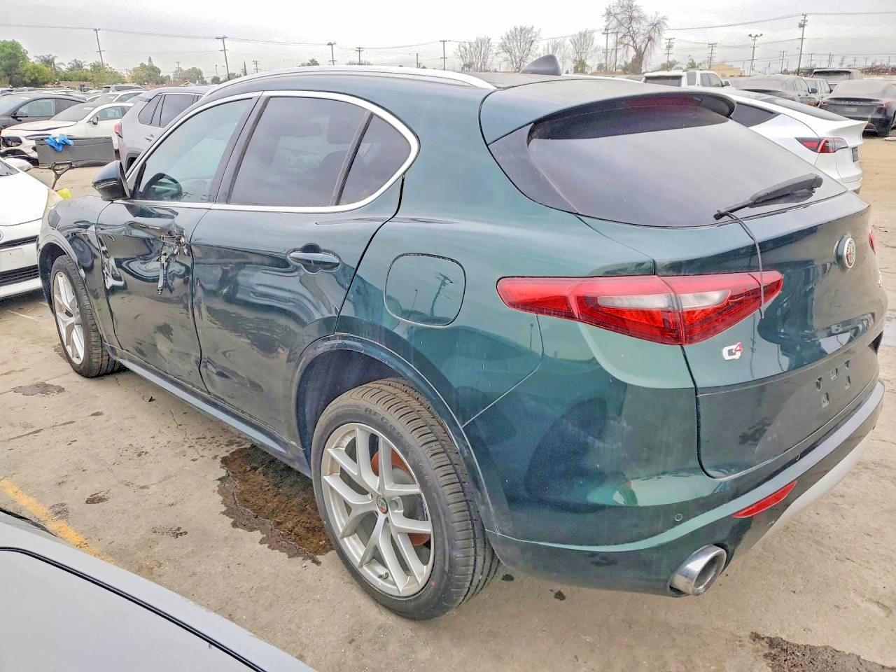 2021 Alfa Romeo Stelvio Ti - Фото 2