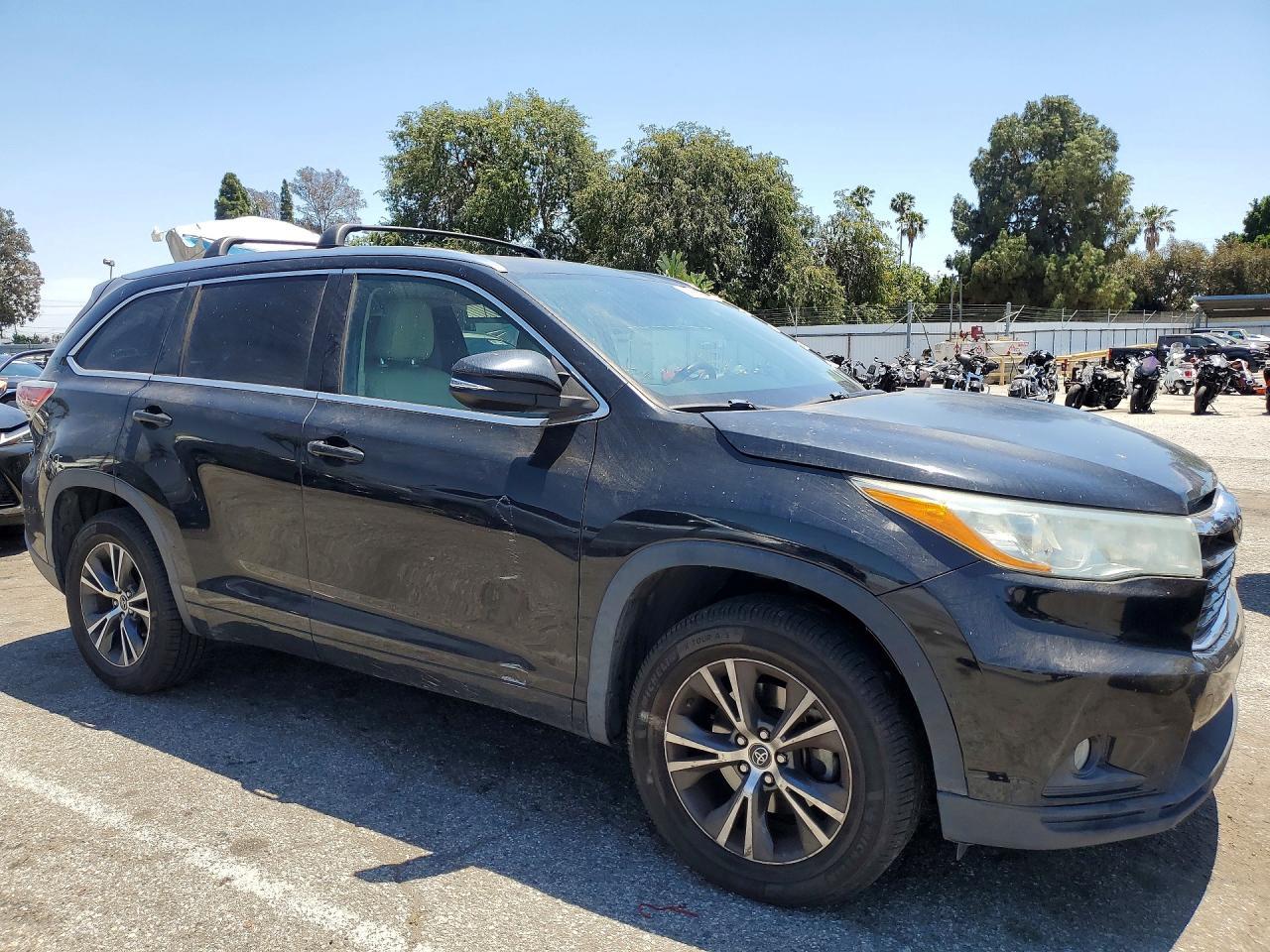 2016 Toyota Highlander Xle - Image 4