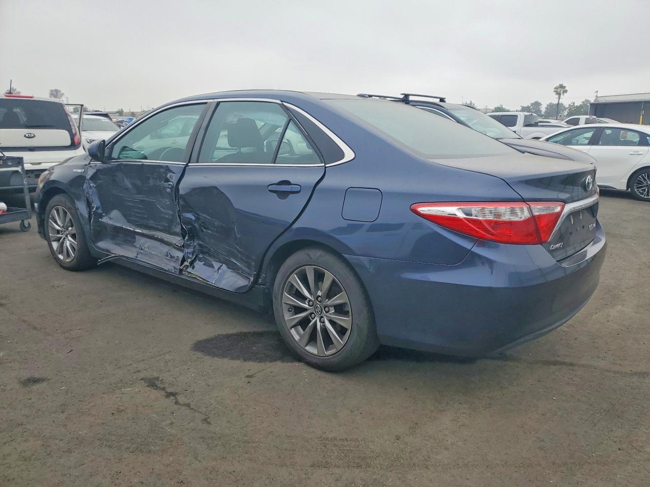2016 Toyota Camry Hybrid Xle - Фото 2