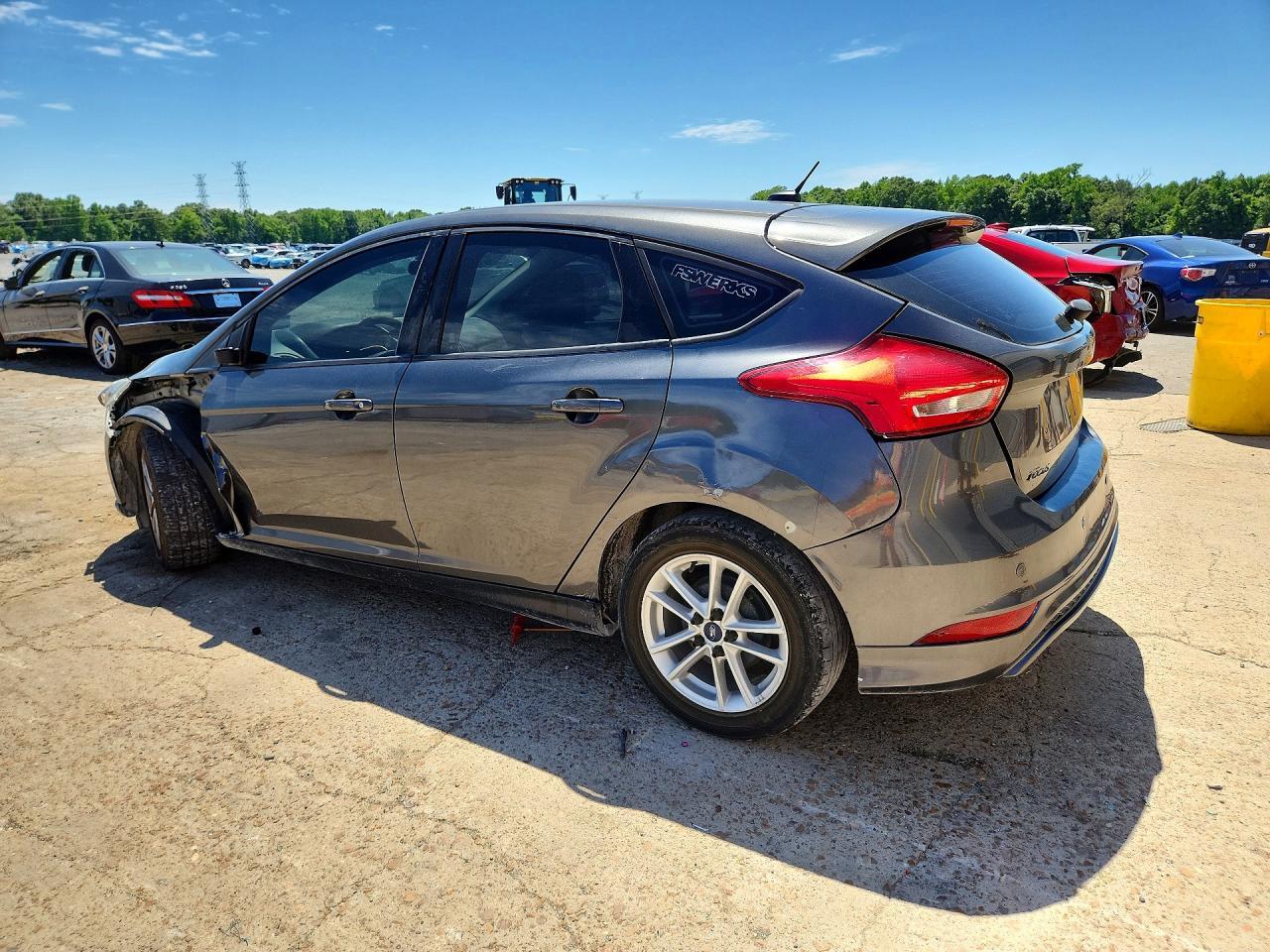 2018 Ford Focus Se - Image 2