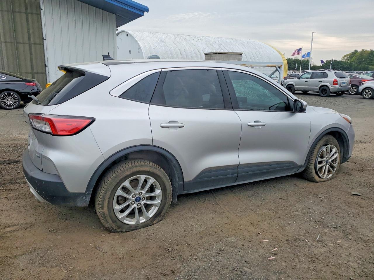 2020 Ford Escape Se - Фото 3