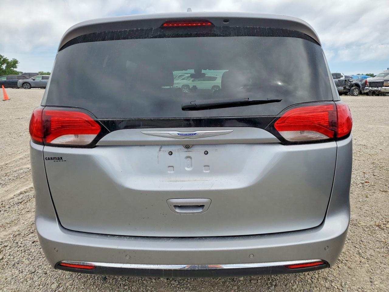 2020 Chrysler Pacifica Touring L - Image 6
