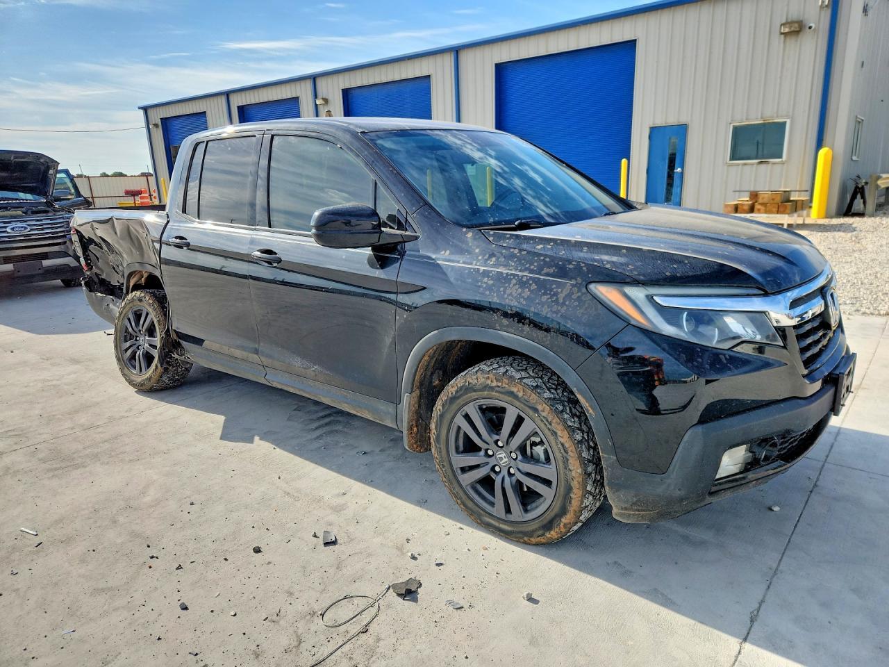 2019 Honda Ridgeline - Image 4