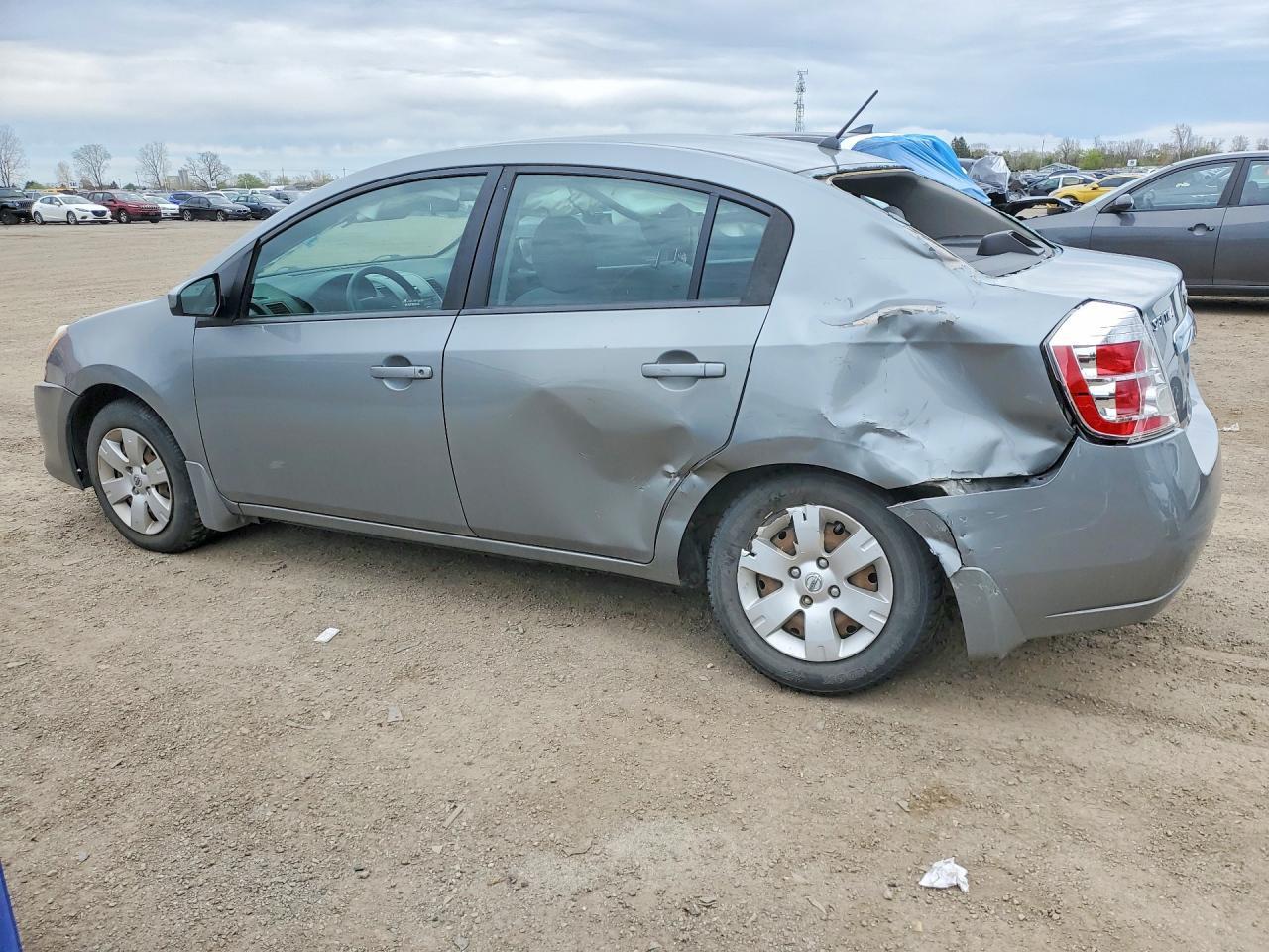 2010 Nissan Sentra 2.0 4Dr - Image 2