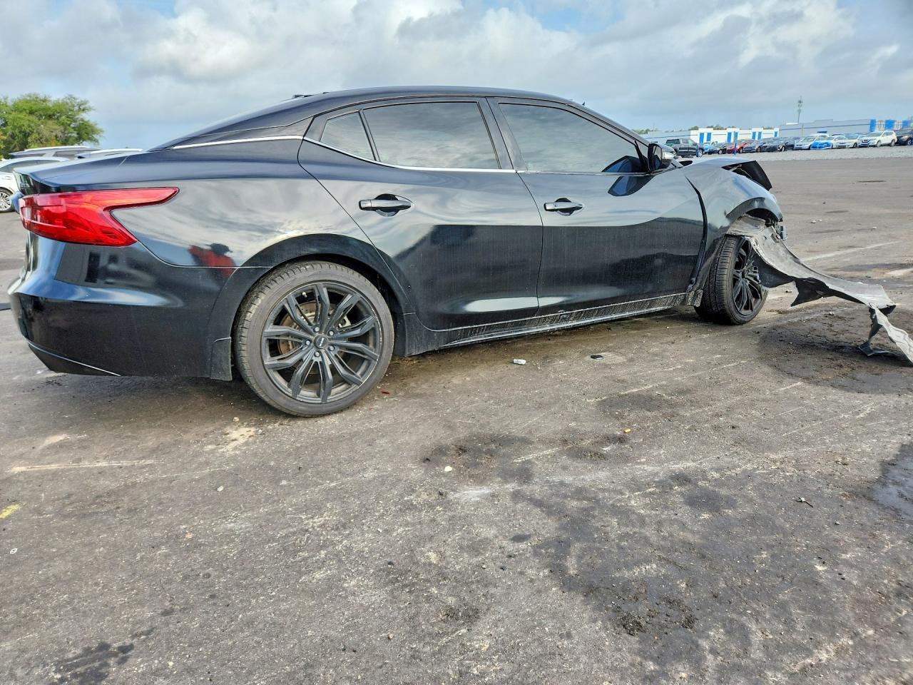 2016 Nissan Maxima Platinum - Image 3