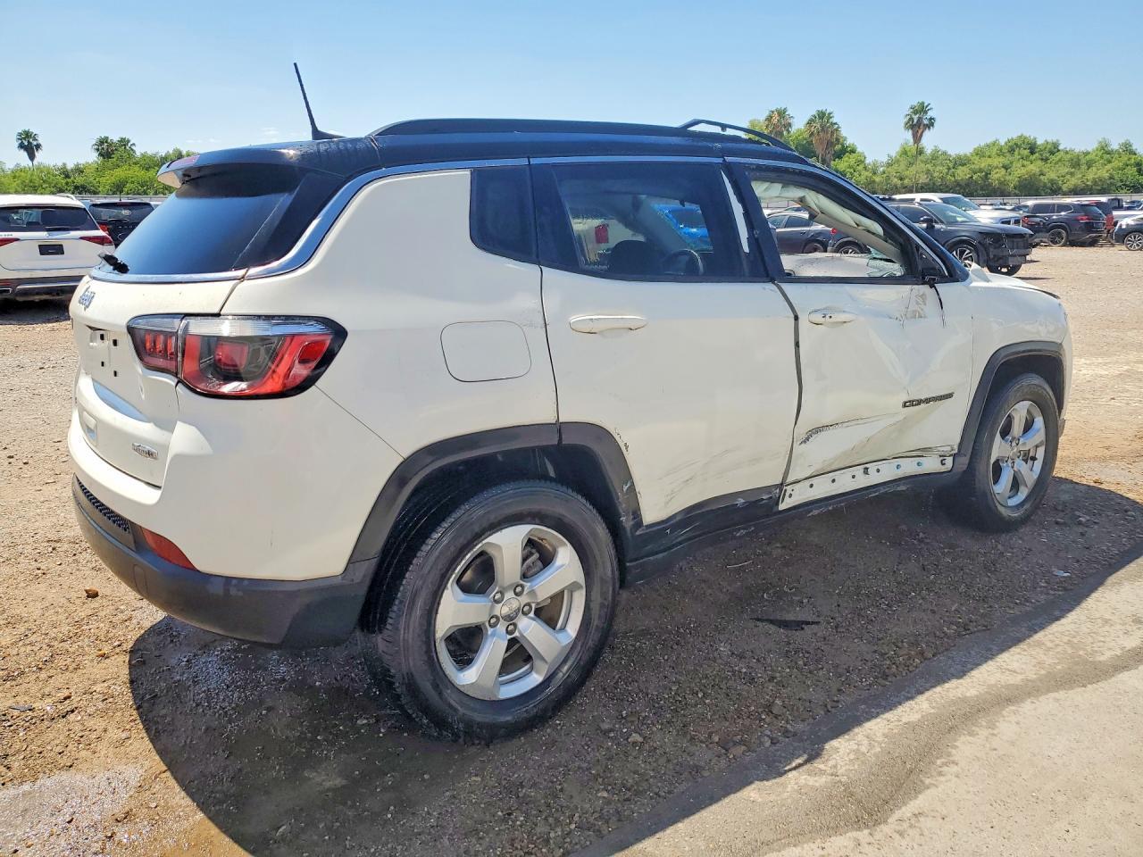 2019 Jeep Compass Latitude - Image 3