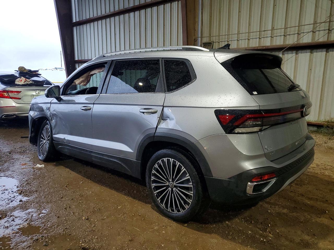 2025 Volkswagen Taos Se - Фото 2