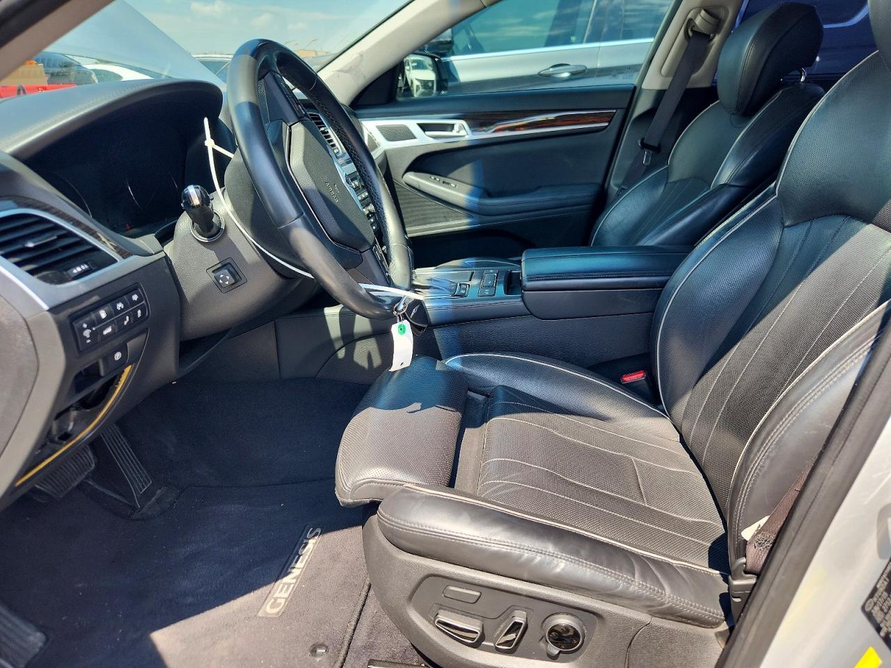 2016 Hyundai Genesis 3.8L - Фото 7