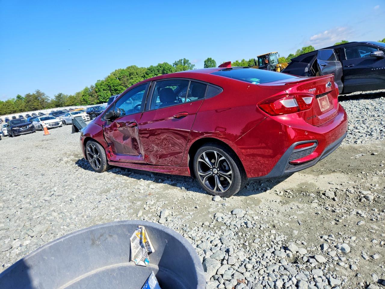 2019 Chevrolet Cruze Lt - Image 2