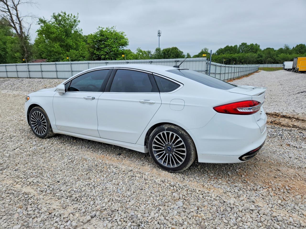 2017 Ford Fusion Titanium - Фото 2