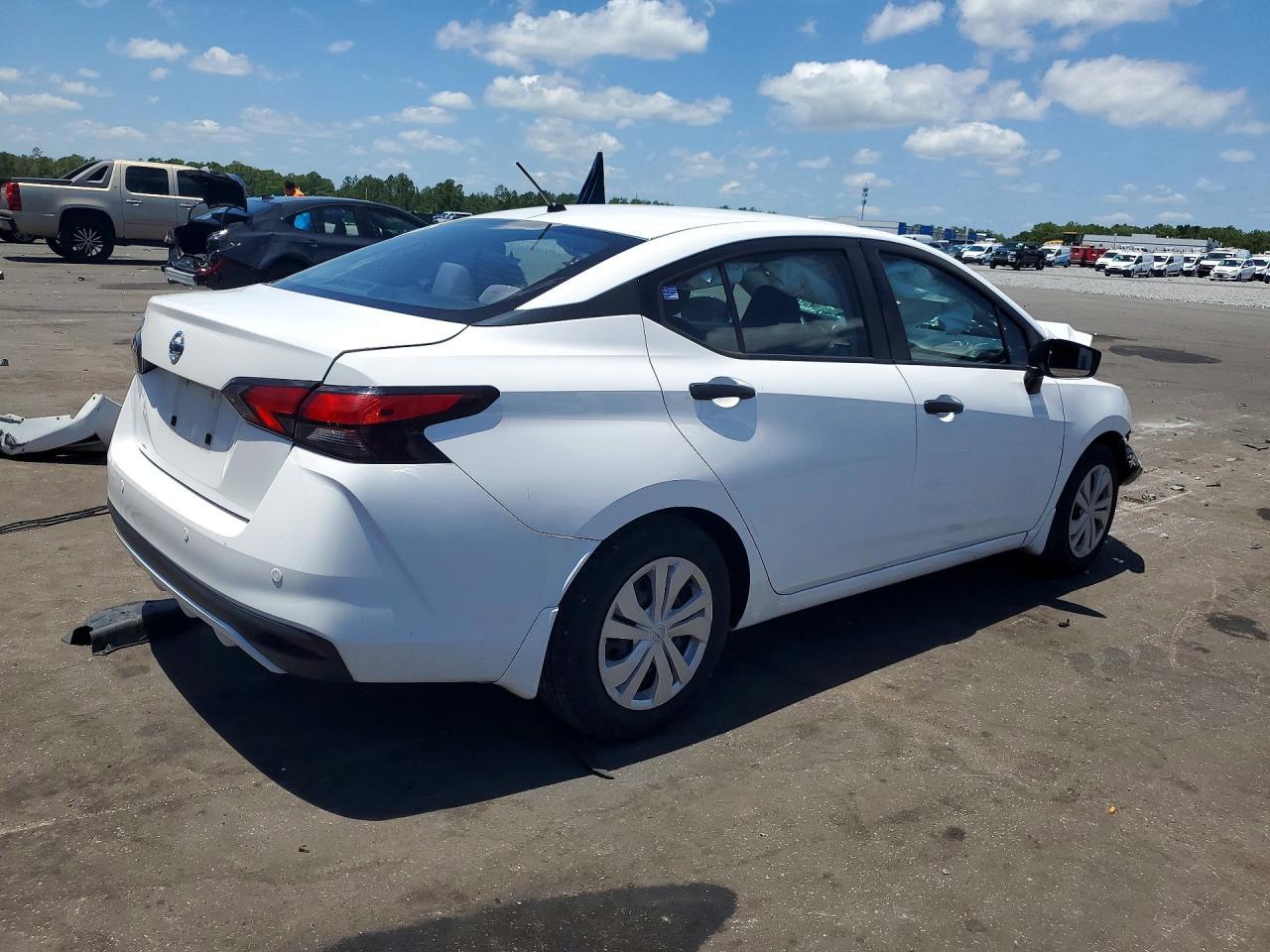 2021 Nissan Versa S - Фото 3