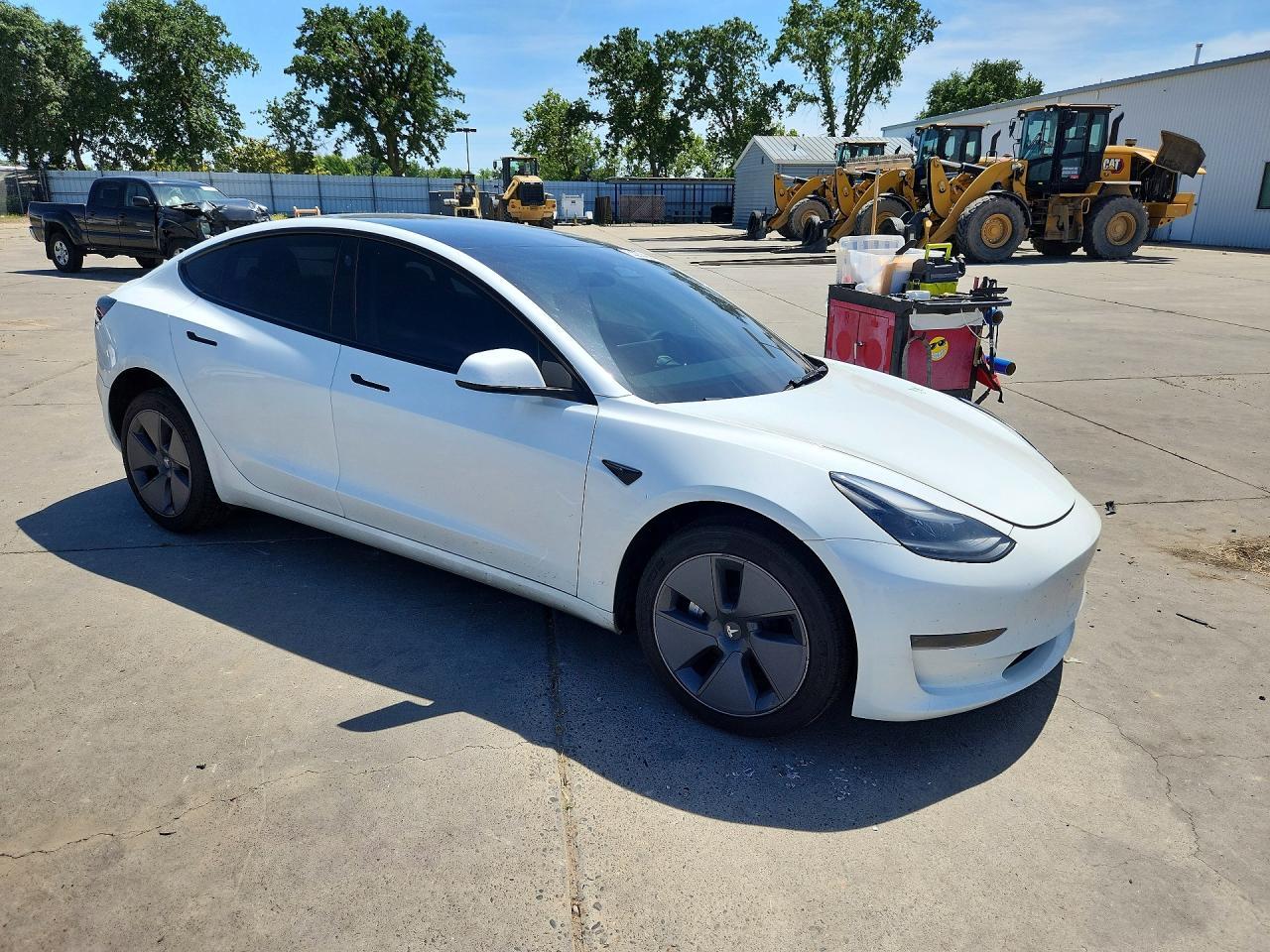 2023 Tesla Model 3 - Фото 4